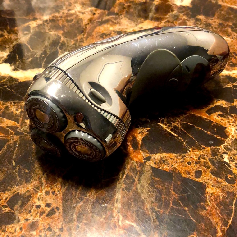 Remington R-9500 Mens Titanium SmartSystem Cordless Electric Shaver